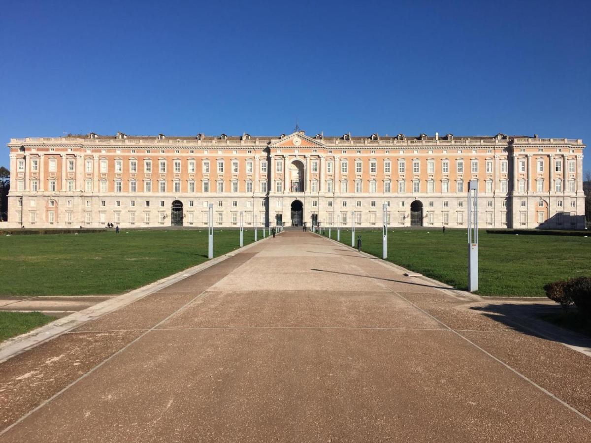 Residenza Caserta Sud - Appartamento Con Giardino Eksteriør bilde